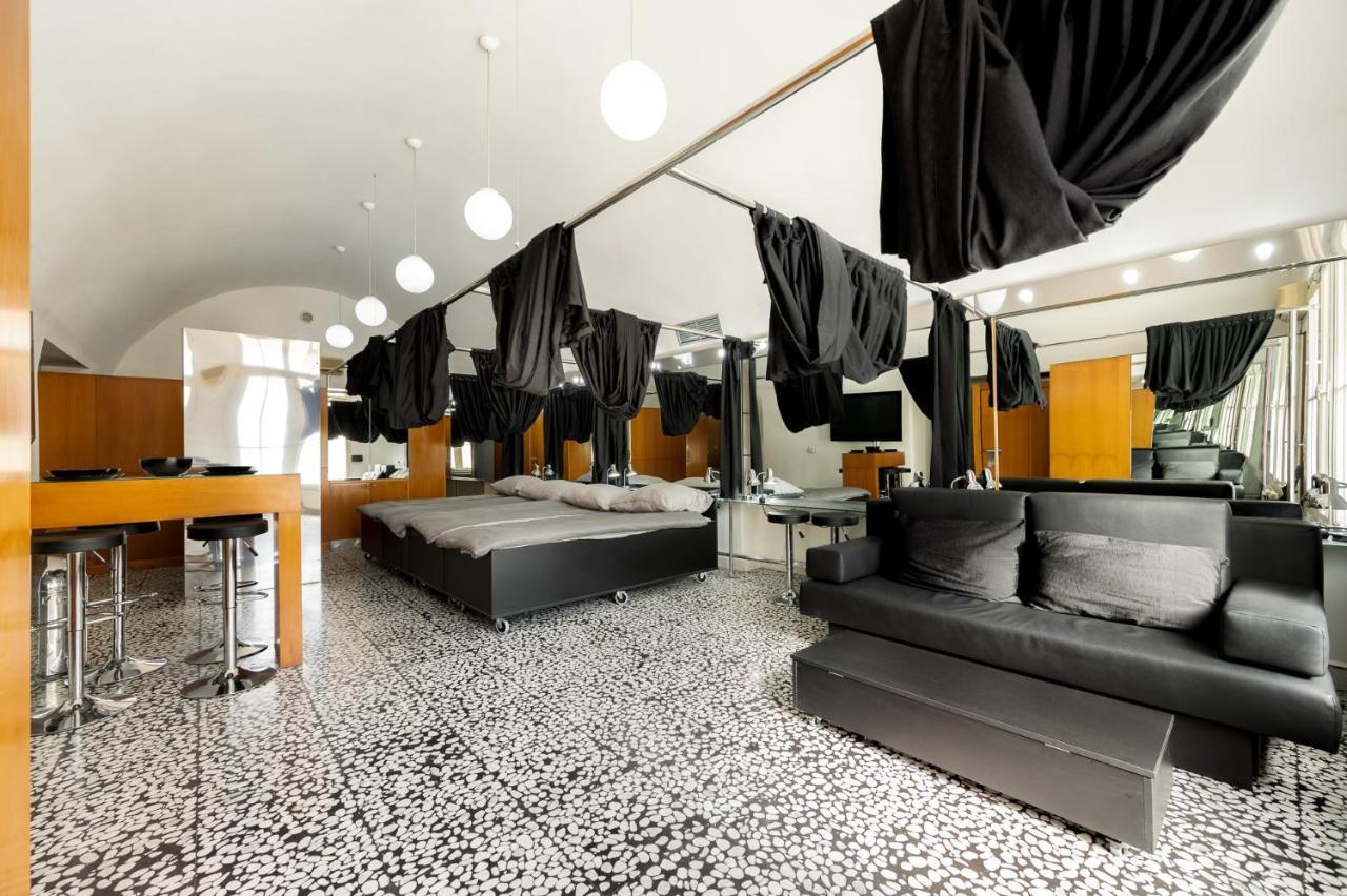 Hostel Hospitality House - H H H ลูบลิยานา ภายนอก รูปภาพ