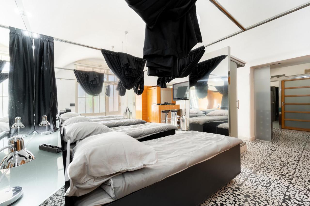 Hostel Hospitality House - H H H ลูบลิยานา ภายนอก รูปภาพ