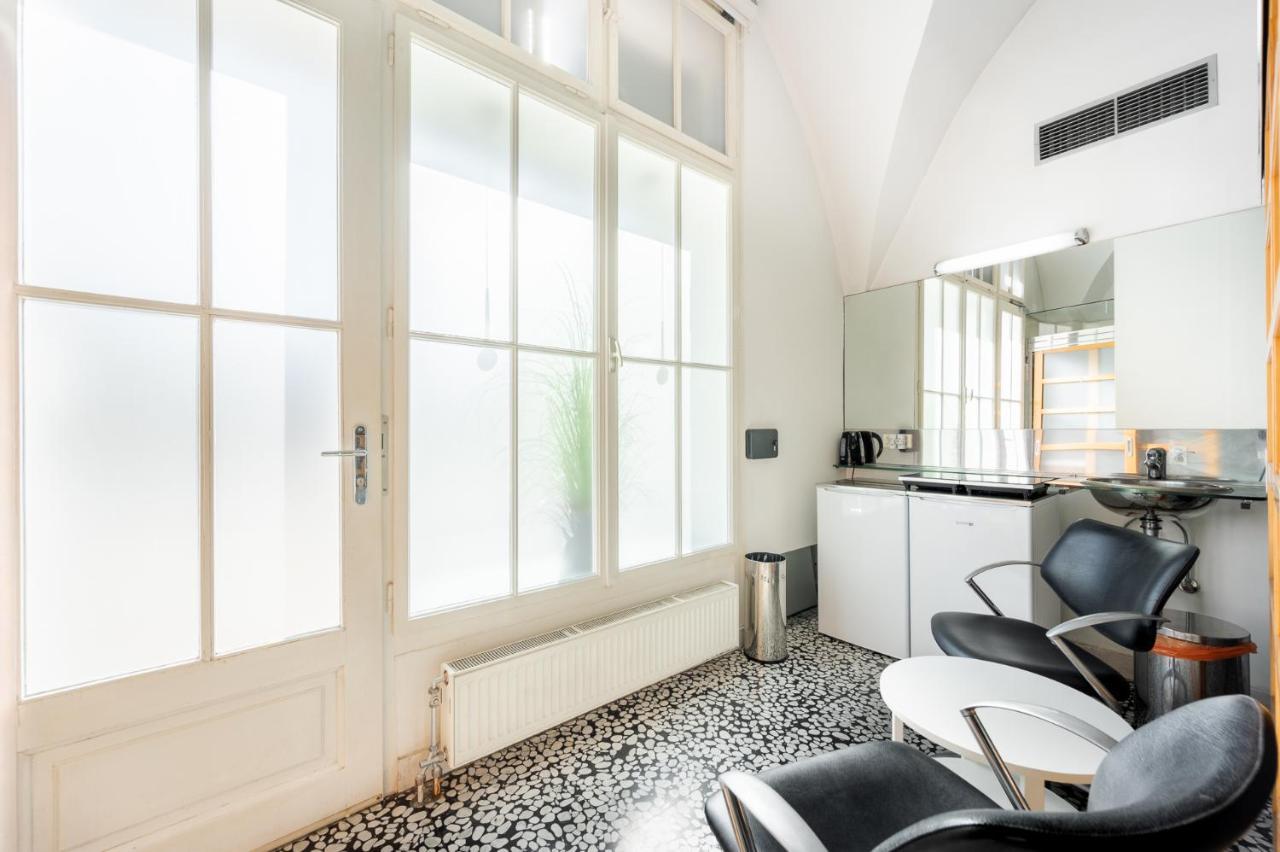 Hostel Hospitality House - H H H ลูบลิยานา ภายนอก รูปภาพ