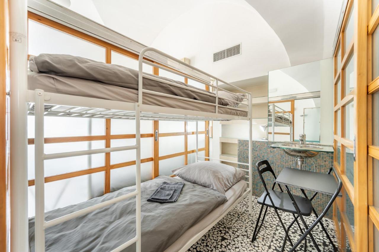 Hostel Hospitality House - H H H ลูบลิยานา ภายนอก รูปภาพ