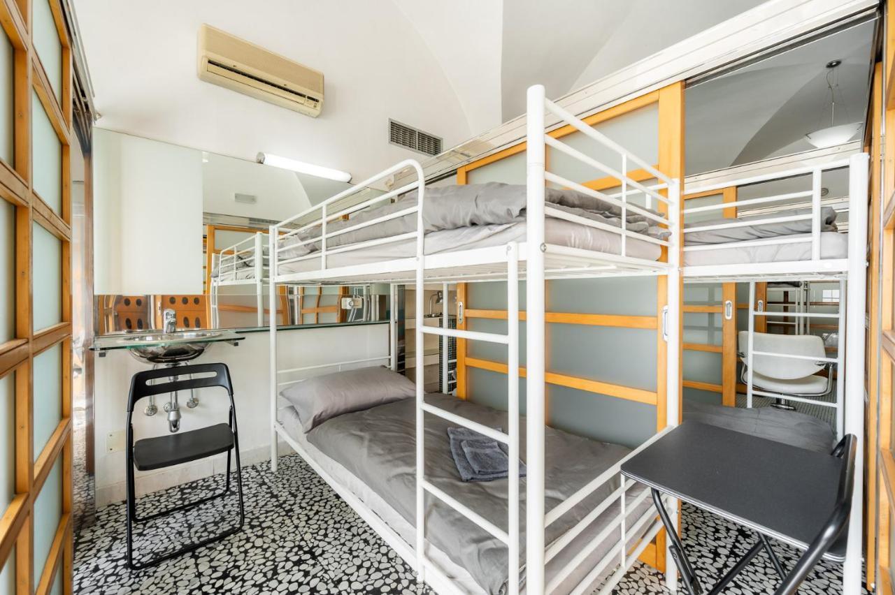 Hostel Hospitality House - H H H ลูบลิยานา ภายนอก รูปภาพ